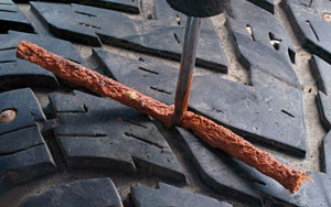 Временный ремонт шины жгутом